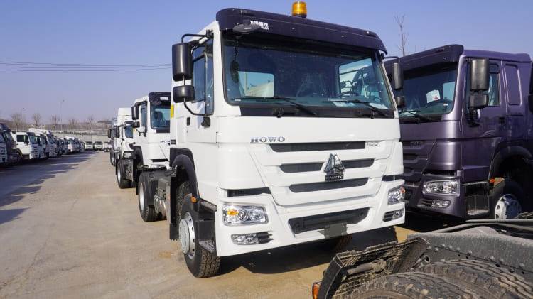 This 2023 new type howo 400 4x2 truck head is a new generation of high-end heavy truck products newly developed by SINOTRUK using core assembly technology. Its appearance is high and overwhelming, showing the leadership of the King of Highway. 