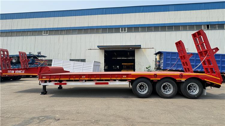 Tri Axle 60 Ton Lowbed Trailer for Sale In Costa Rica Moin
